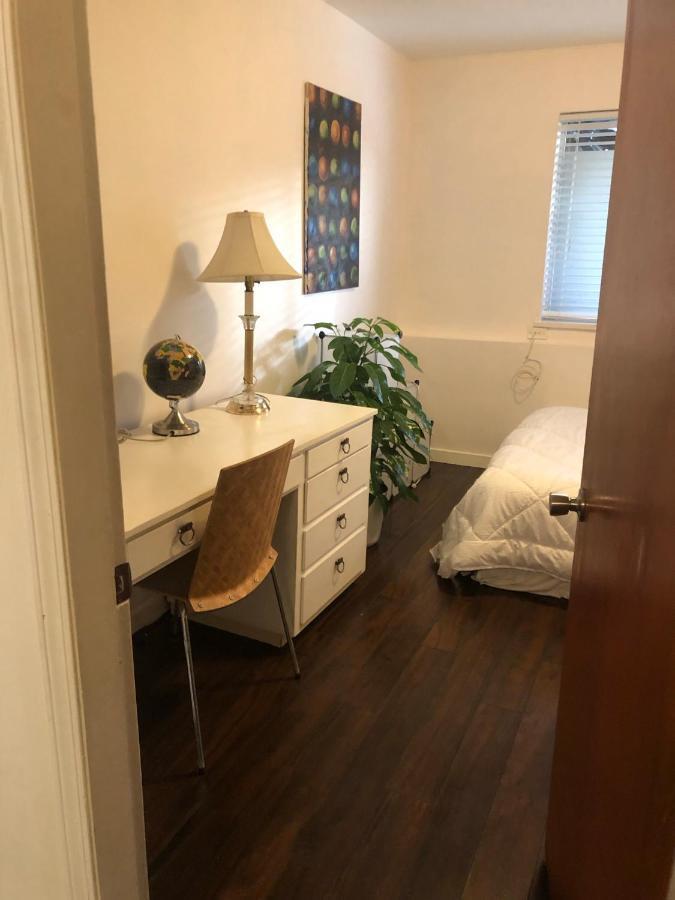 Quiet-Comfy 3 Bedroom Home On A Tree Lined Street In Kits Vancouver Zewnętrze zdjęcie