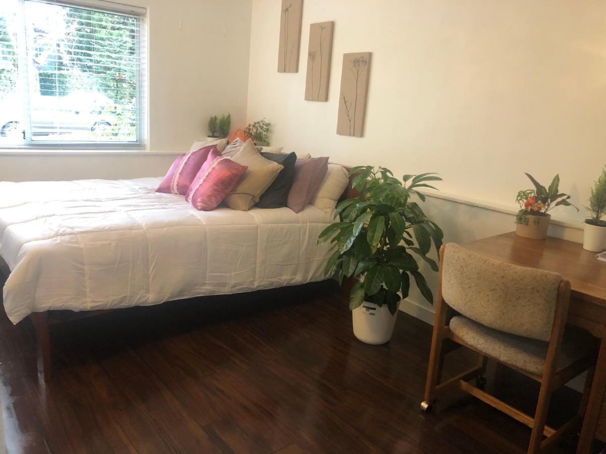 Quiet-Comfy 3 Bedroom Home On A Tree Lined Street In Kits Vancouver Zewnętrze zdjęcie