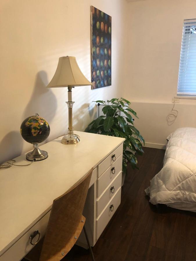Quiet-Comfy 3 Bedroom Home On A Tree Lined Street In Kits Vancouver Zewnętrze zdjęcie