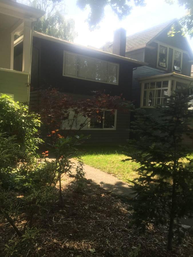 Quiet-Comfy 3 Bedroom Home On A Tree Lined Street In Kits Vancouver Zewnętrze zdjęcie